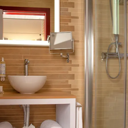 Be Poet Baixa Отель 3*